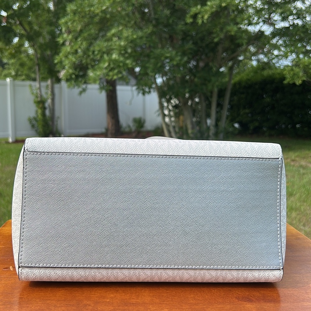 NWT $498 Michael Kors LARGE tote bag - White, silver - Picture 4 of 11